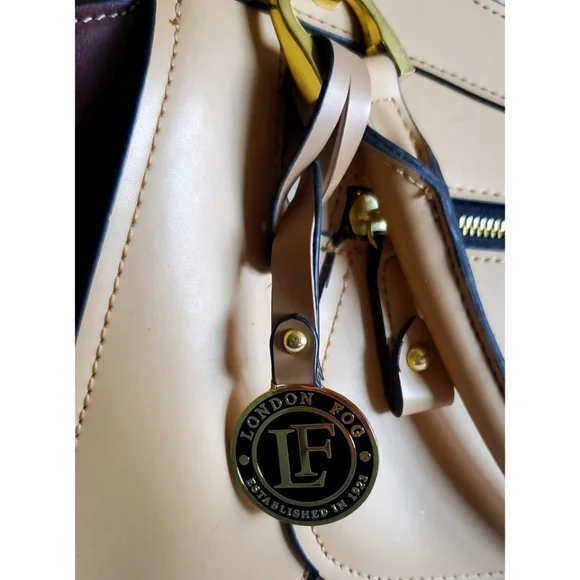 London Fog Purse - Picture 3 of 7